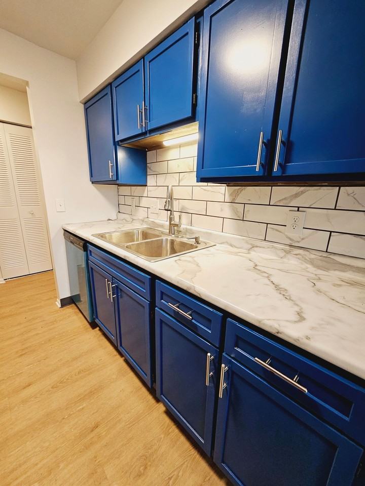 Sugarbush Apartments - Photo 2 of 41