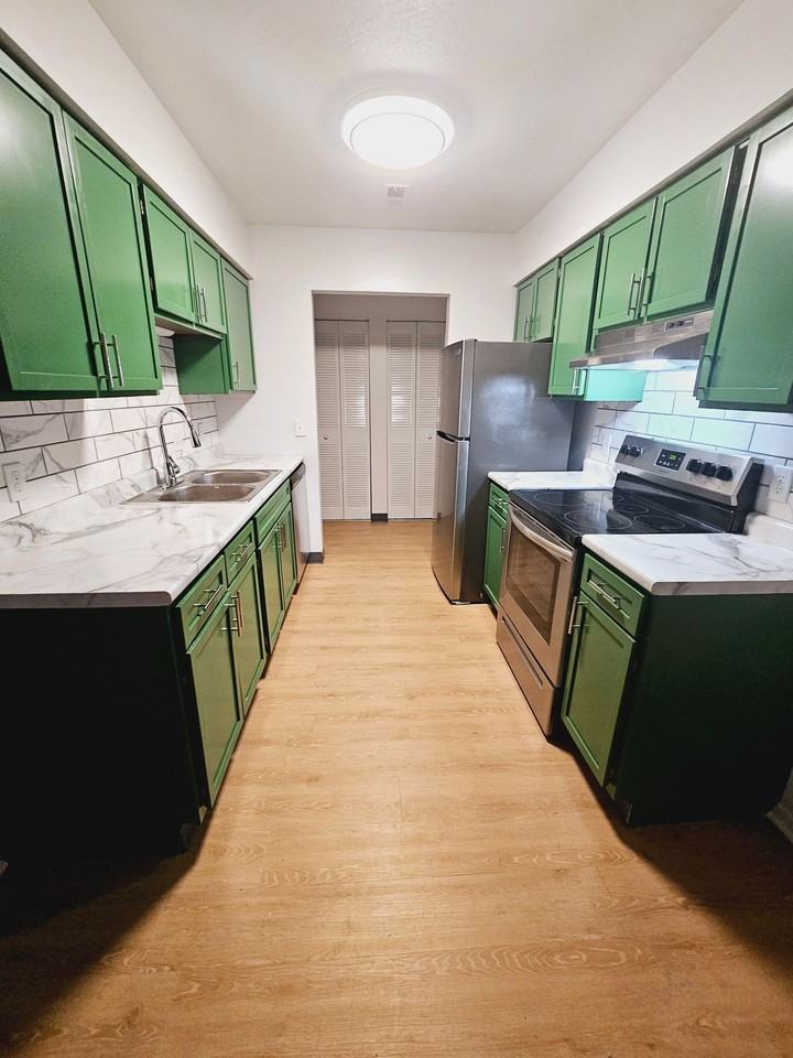 Sugarbush Apartments - Photo 3 of 41