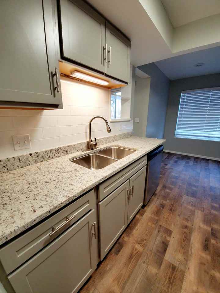 Sugarbush Apartments - Photo 4 of 41