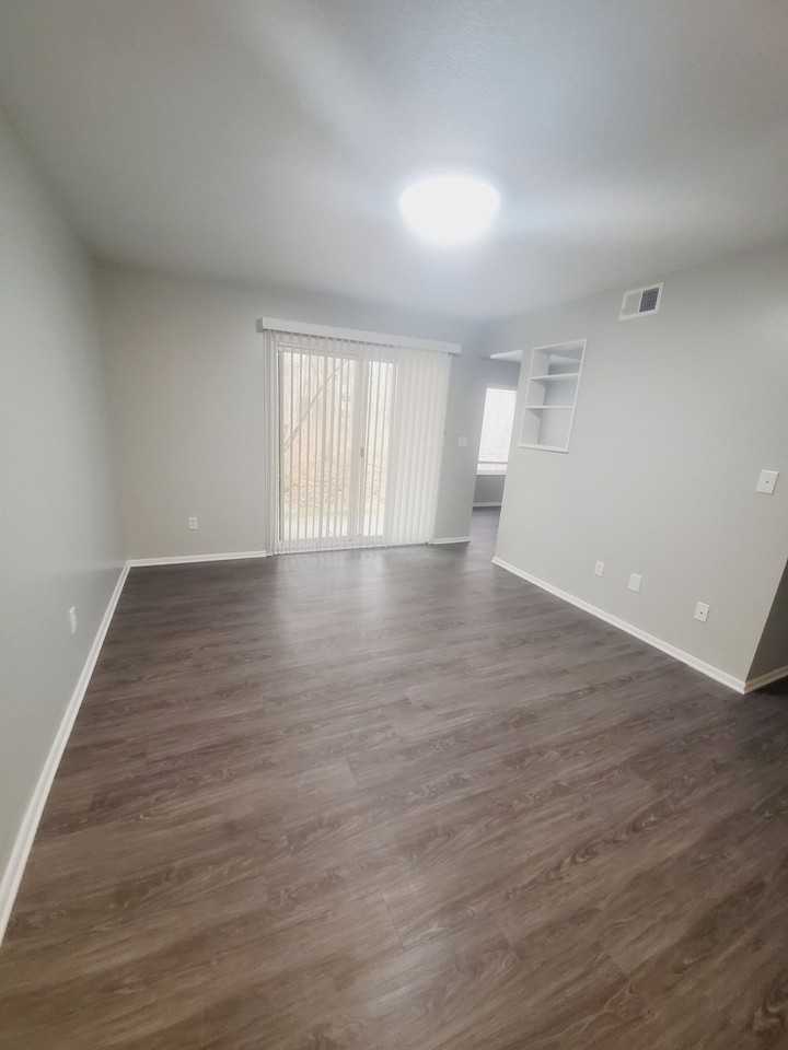 Sugarbush Apartments - Photo 7 of 41