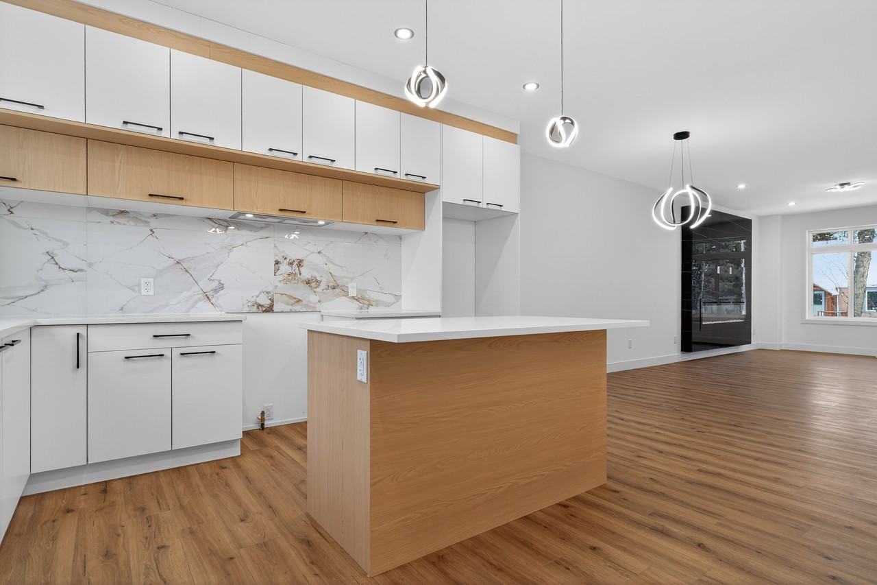 8721 77 Ave Nw - Photo 6 of 23