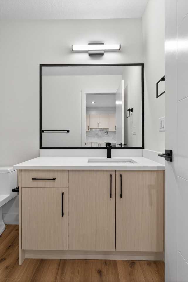 8719-8721 77 Avenue NW - G-Suite - Photo 7 of 9