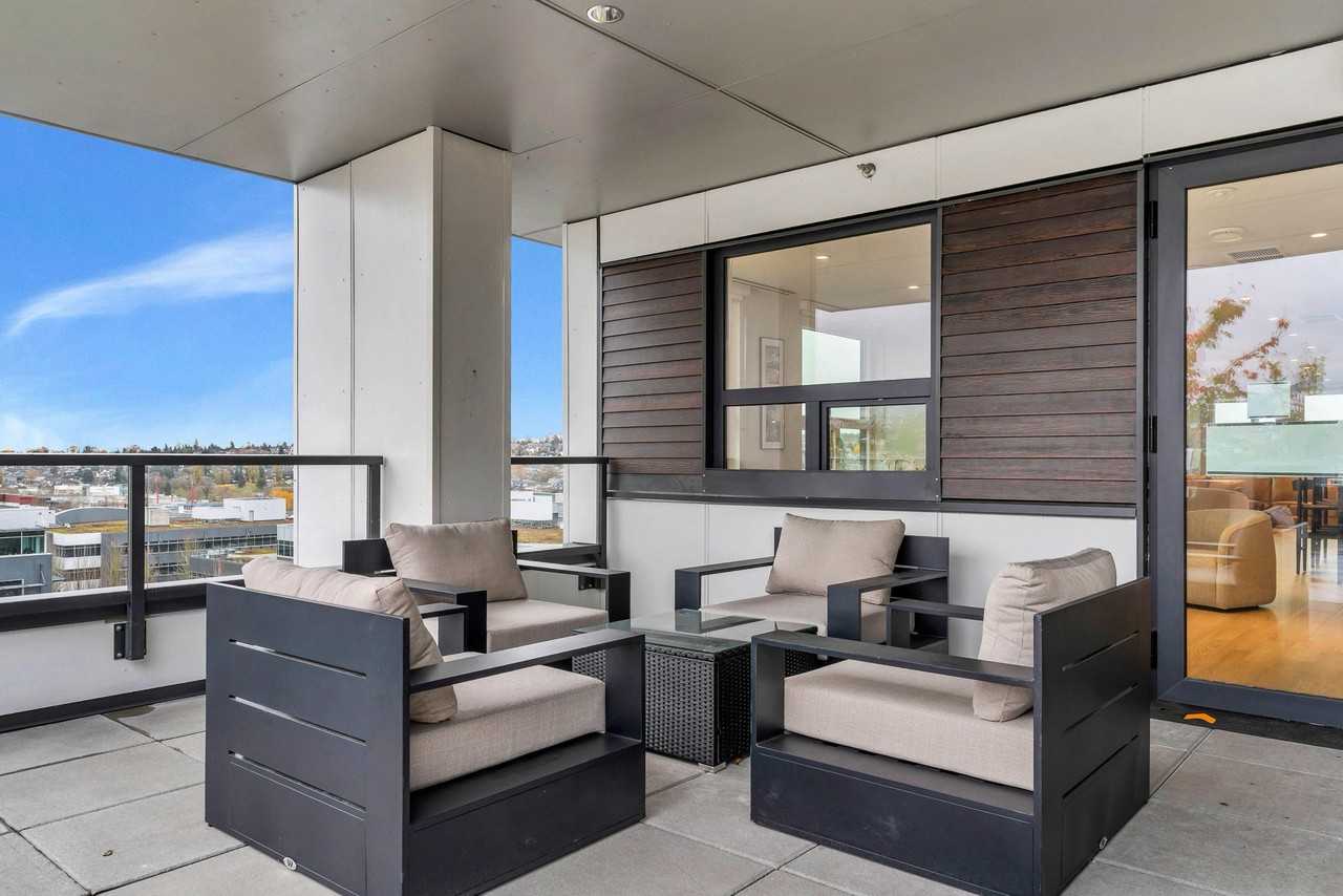 2895 E 10th Ave - Photo 2 of 12