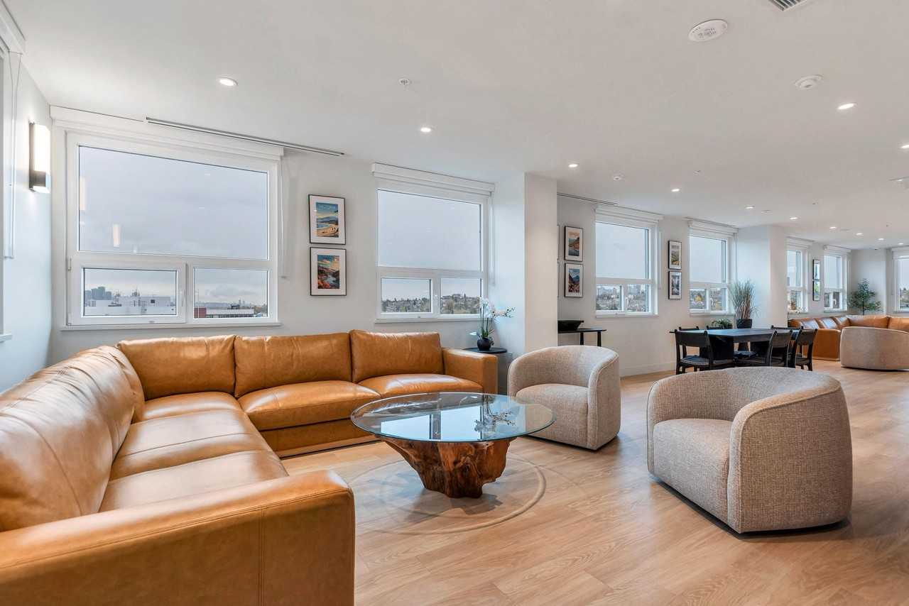 2895 E 10th Ave - Photo 7 of 12