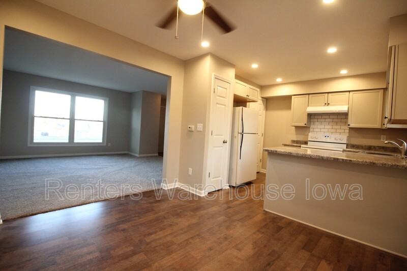 4926 Madison Ave - Photo 4 of 37