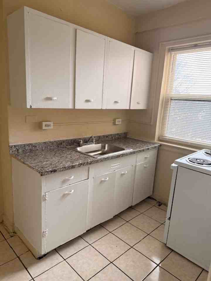 Bellevue Towers - Photo 2 of 8