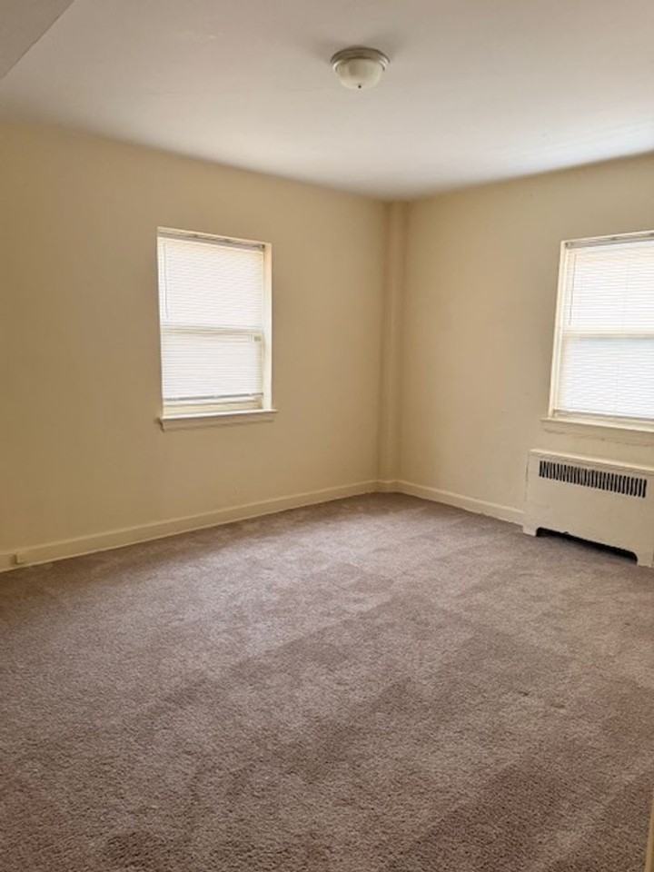 Bellevue Towers - Photo 6 of 8