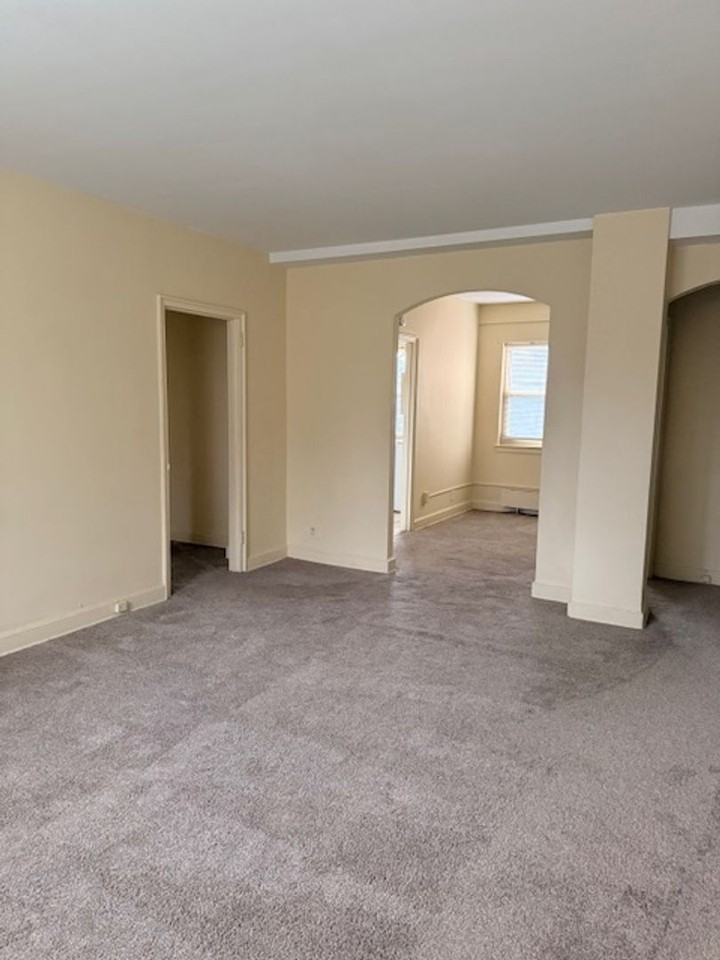 Bellevue Towers - Photo 7 of 8