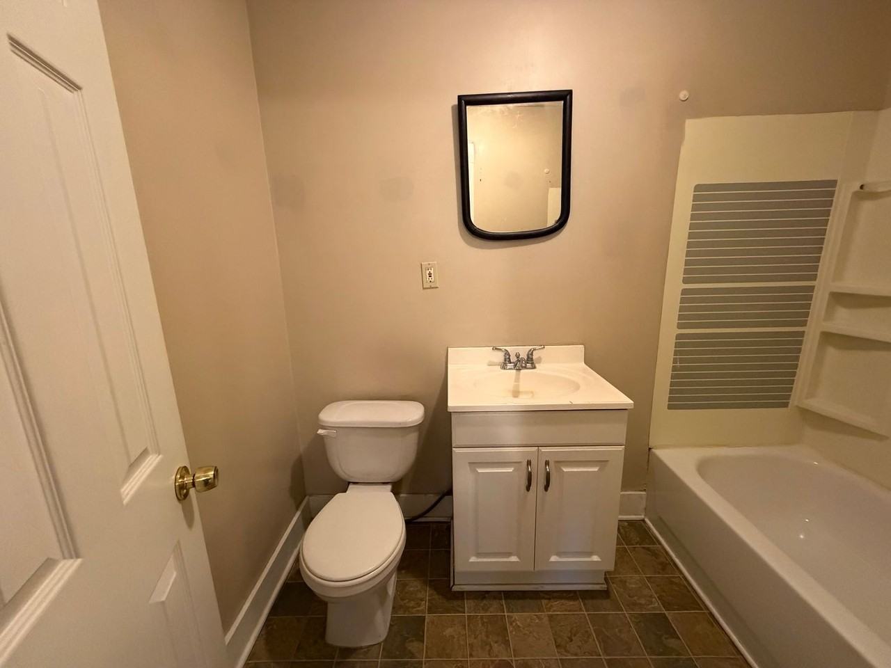 776 N Main St - Photo 7 of 10