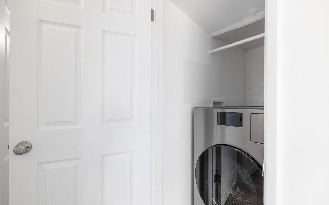 Palms on 2nd Apartments - Photo 7 of 19