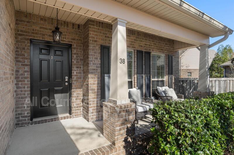 38 Westminster Dr - Photo 3 of 40