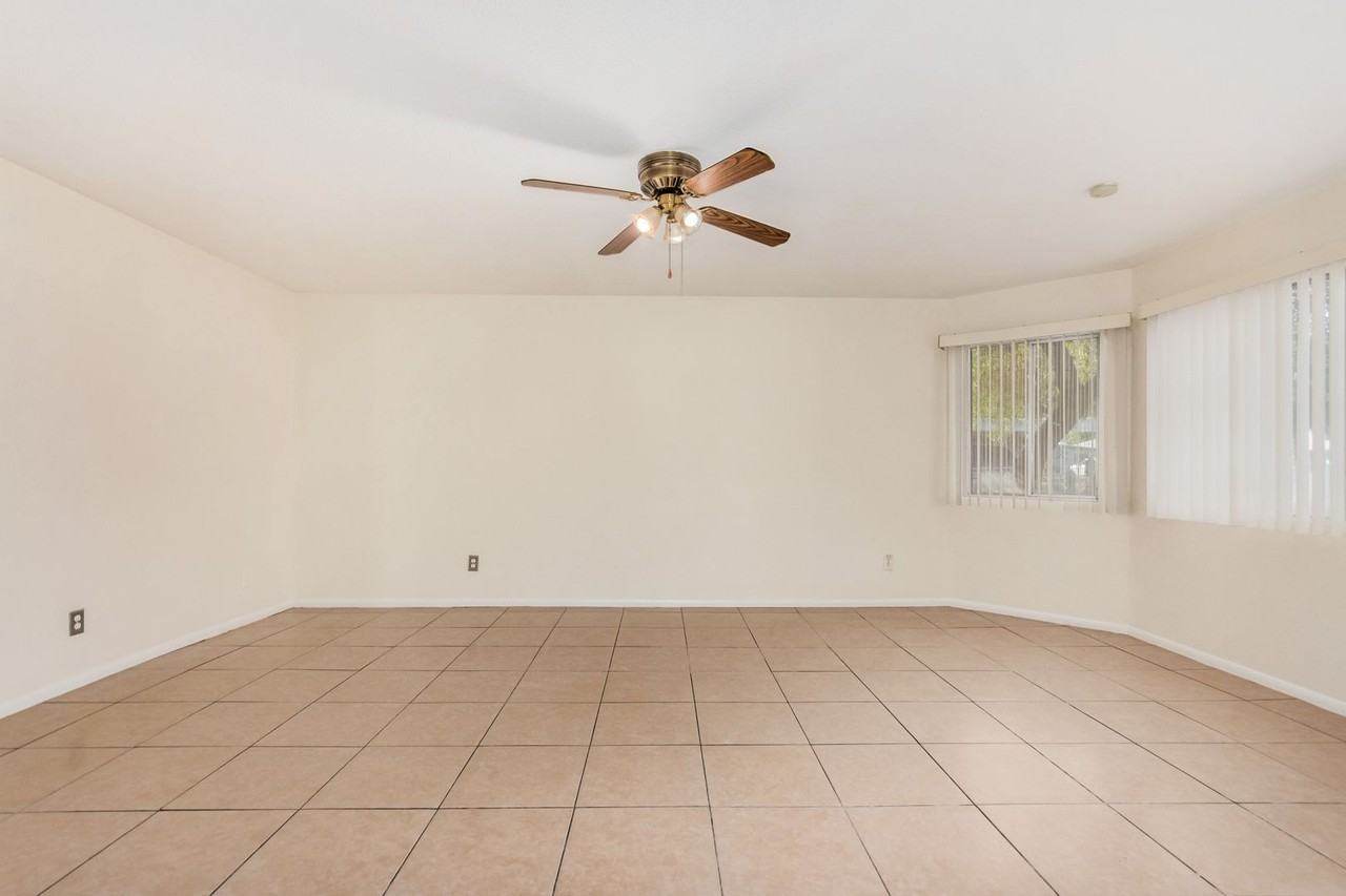 2409 W Cortez St - Photo 5 of 27