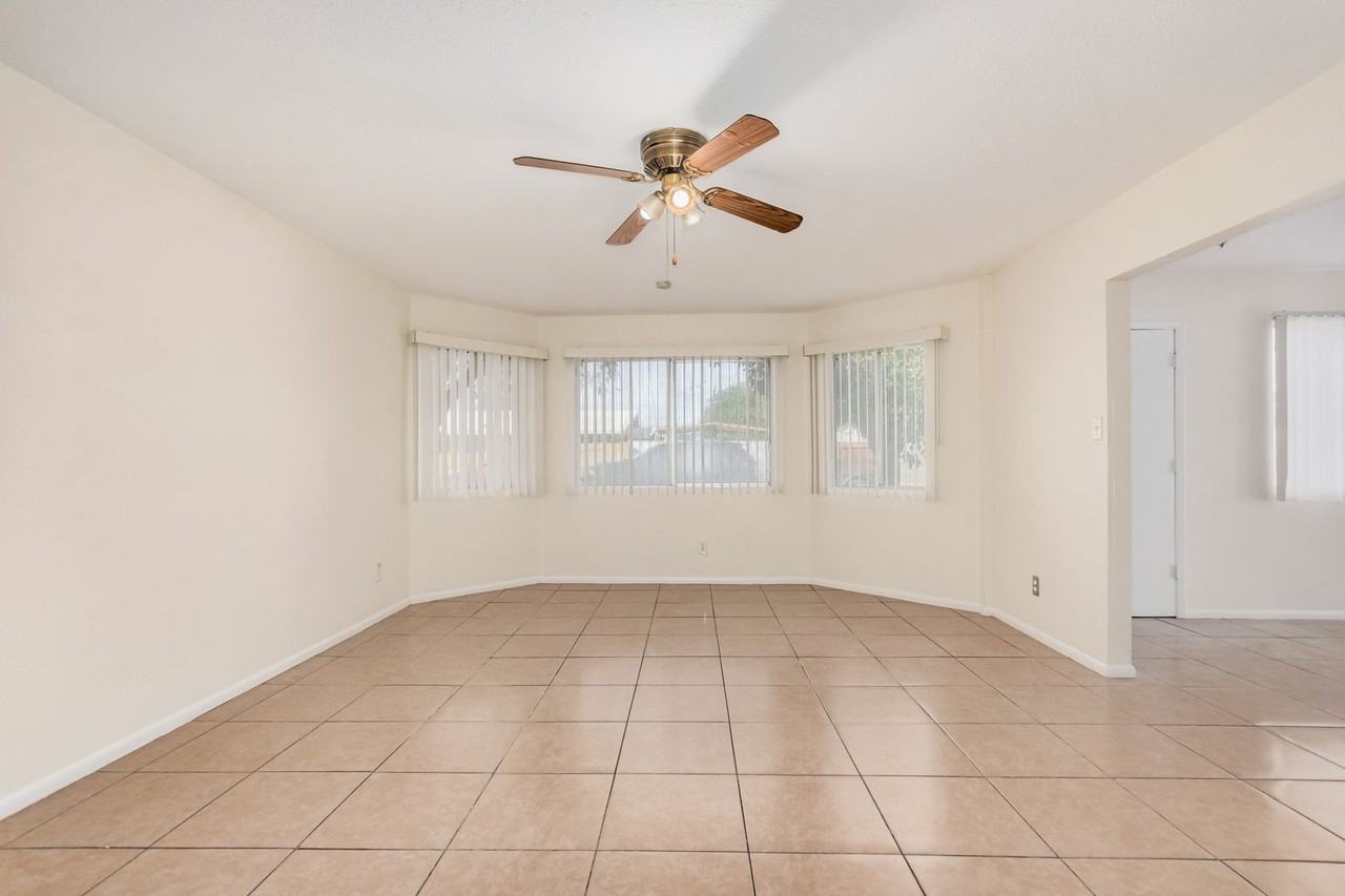 2409 W Cortez St - Photo 6 of 27