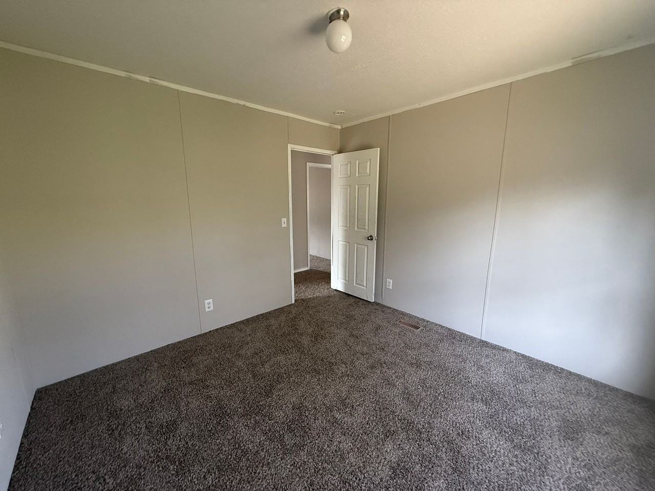 112 Calvary - Photo 6 of 14