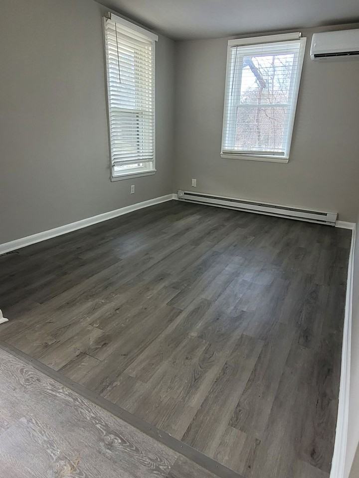 123 W Main St - Photo 7 of 27