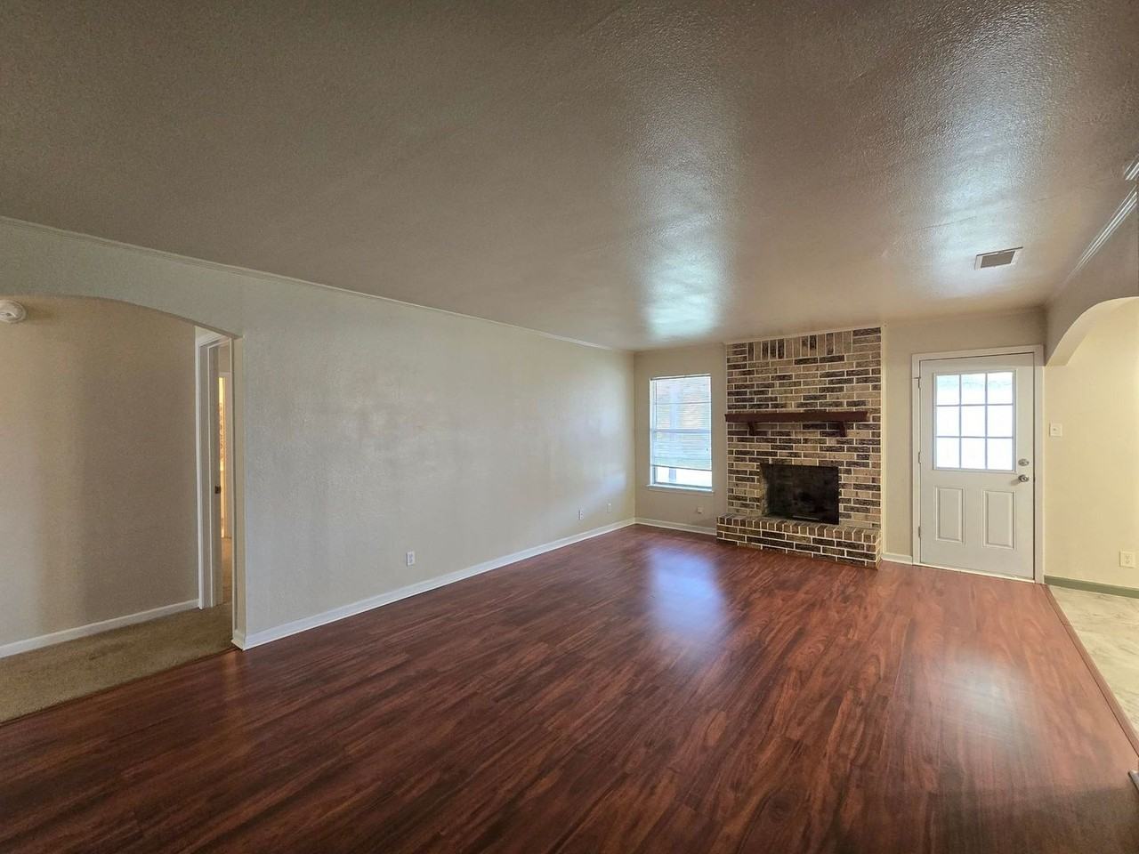 1415 Circletree Loop - Photo 3 of 26