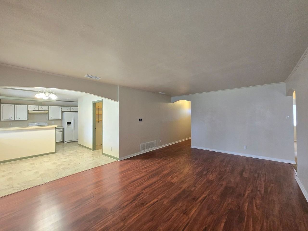 1415 Circletree Loop - Photo 5 of 26