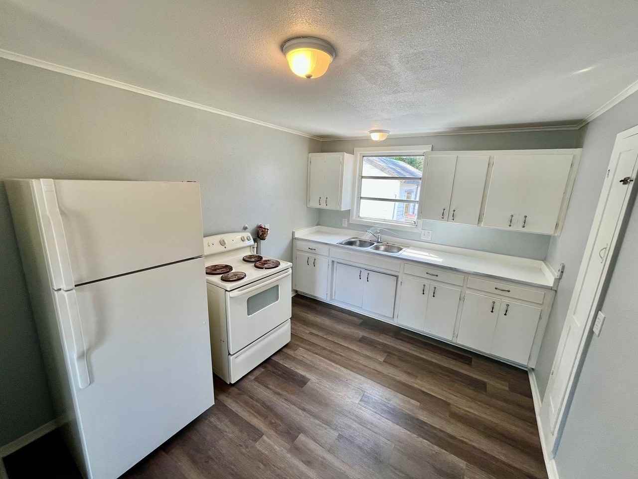 5513 18th St - Photo 5 of 9