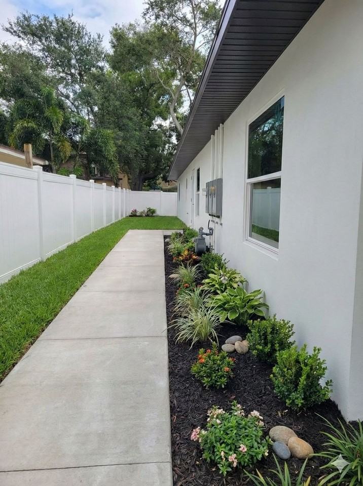 ⭐ Charming 2 Bedroom, 2 Bathroom Dunedin Triplex – Prime Location! Coming Soon - Photo 6 of 14