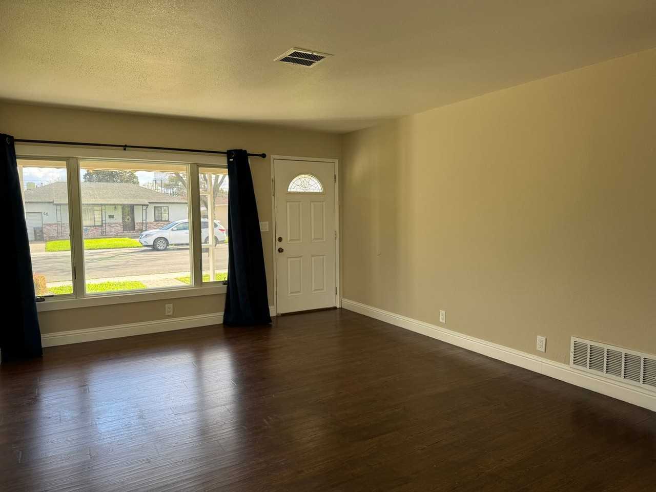 61 W Essex St - Photo 5 of 22