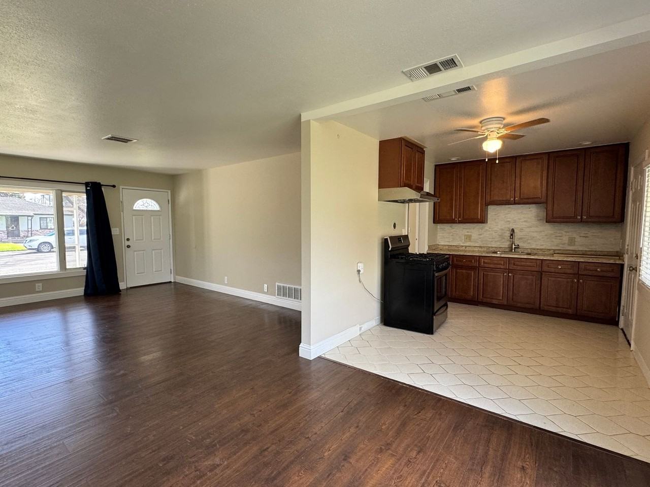 61 W Essex St - Photo 7 of 22