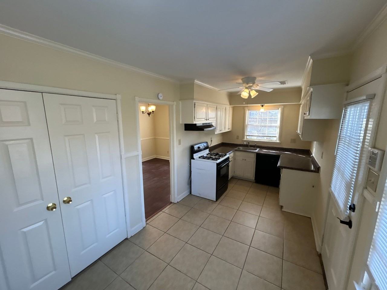 5184 Dunnellon Ave - Photo 3 of 17