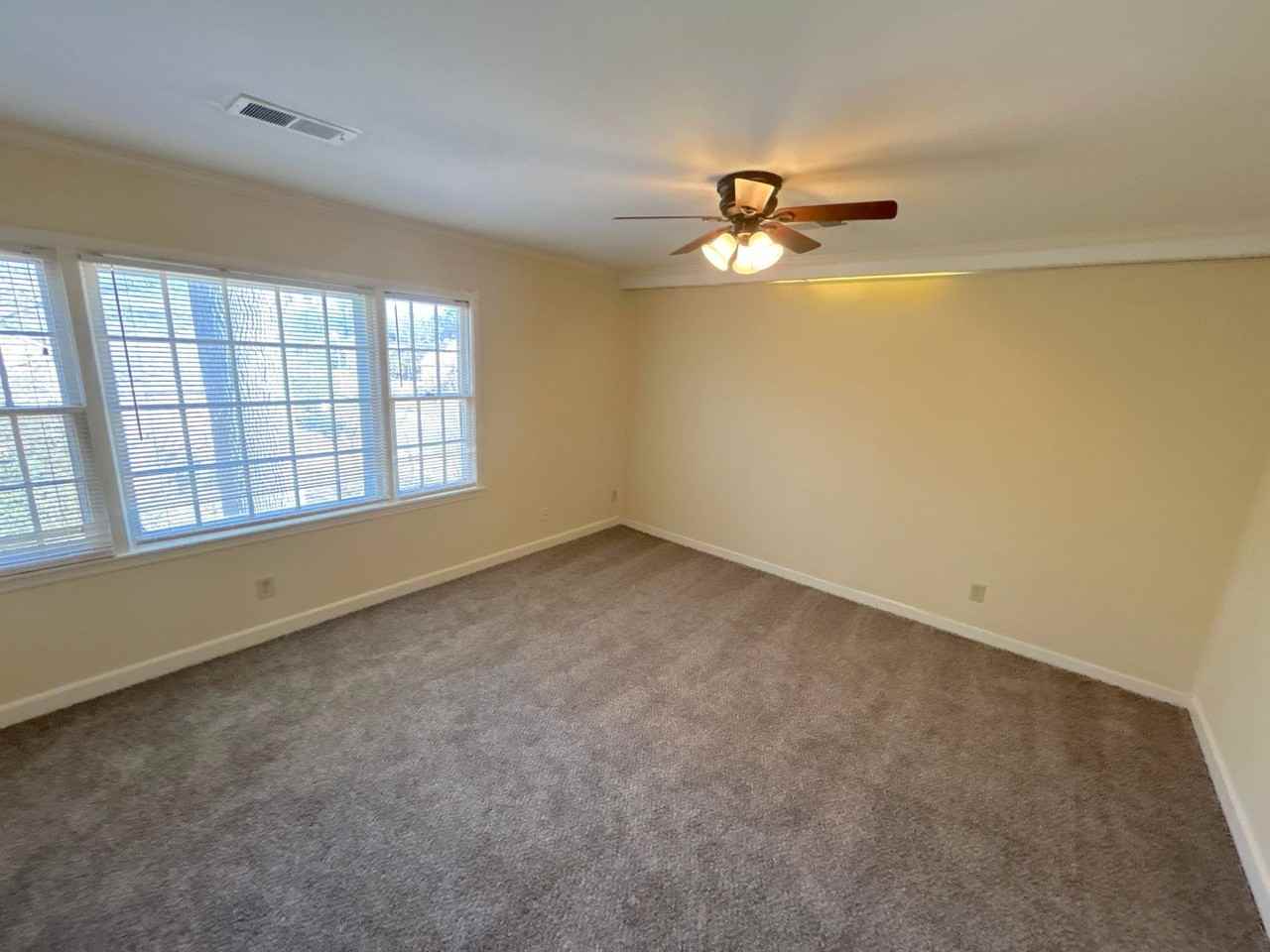 5184 Dunnellon Ave - Photo 6 of 17