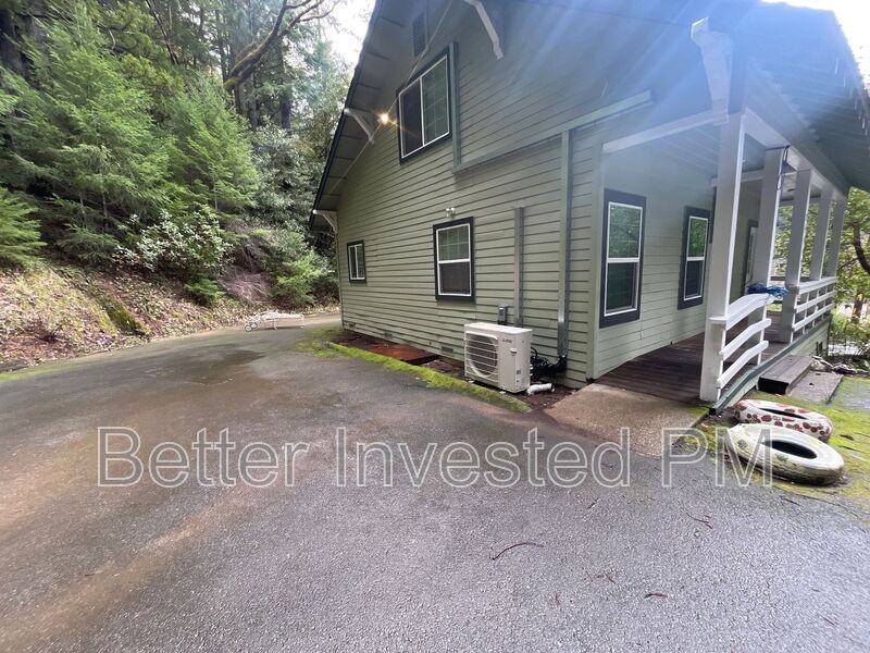 24555 Birch St - Photo 3 of 11