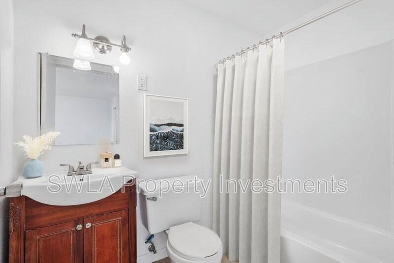 1600 E School St - Photo 6 of 10