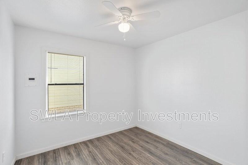 1600 E School St - Photo 7 of 10