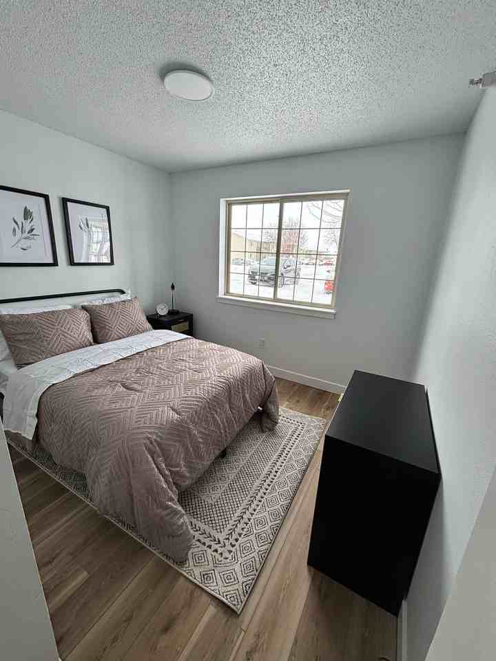 Elevate Apartments at Hawkeye - Photo 6 of 37