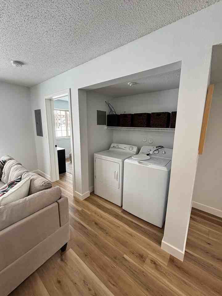 Elevate Apartments at Hawkeye - Photo 7 of 37