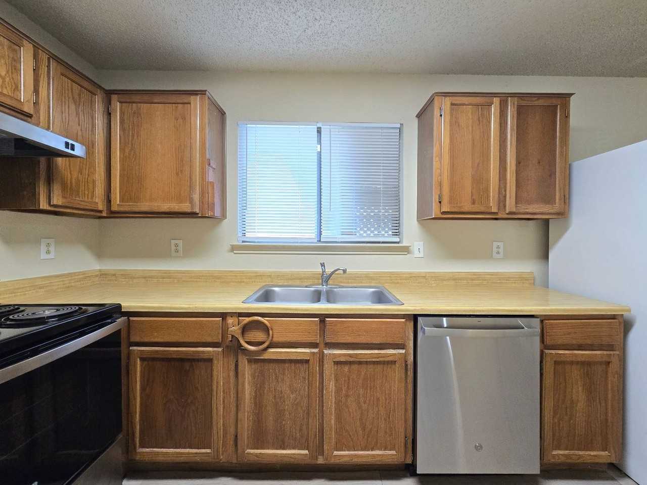 3809 London Ln - Photo 3 of 20