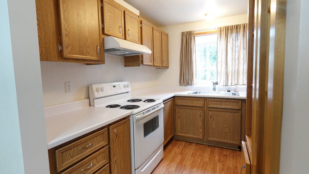 146 N 144th St - Photo 3 of 14