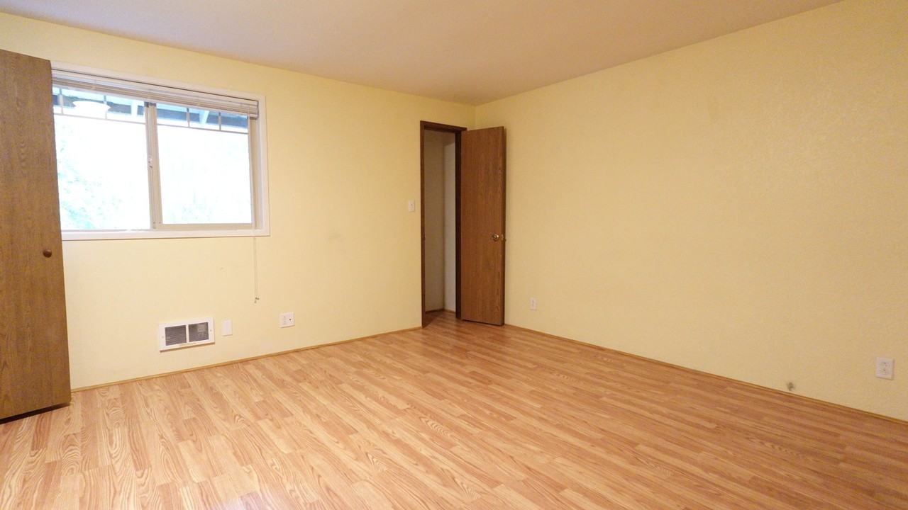 146 N 144th St - Photo 7 of 14