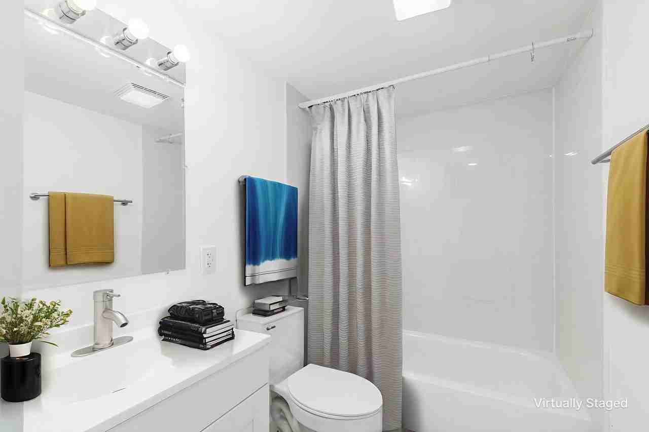 45 Governor Pl #14 - Photo 4 of 41