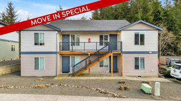 featured image of 1563 Se Honeysuckle Loop