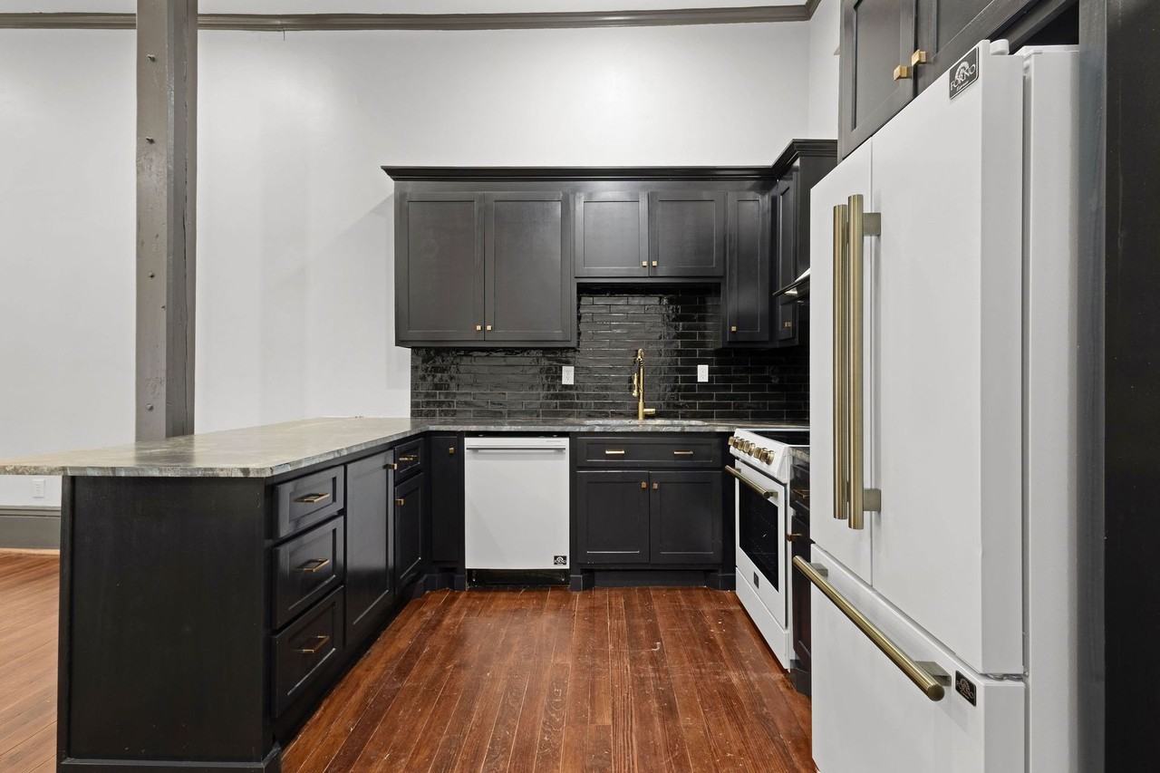 719 Bank St. - Res - Photo 7 of 43