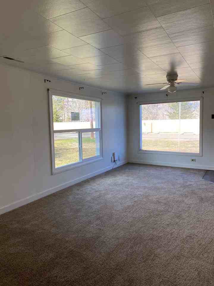 1008 Lake Ave - Photo 3 of 23