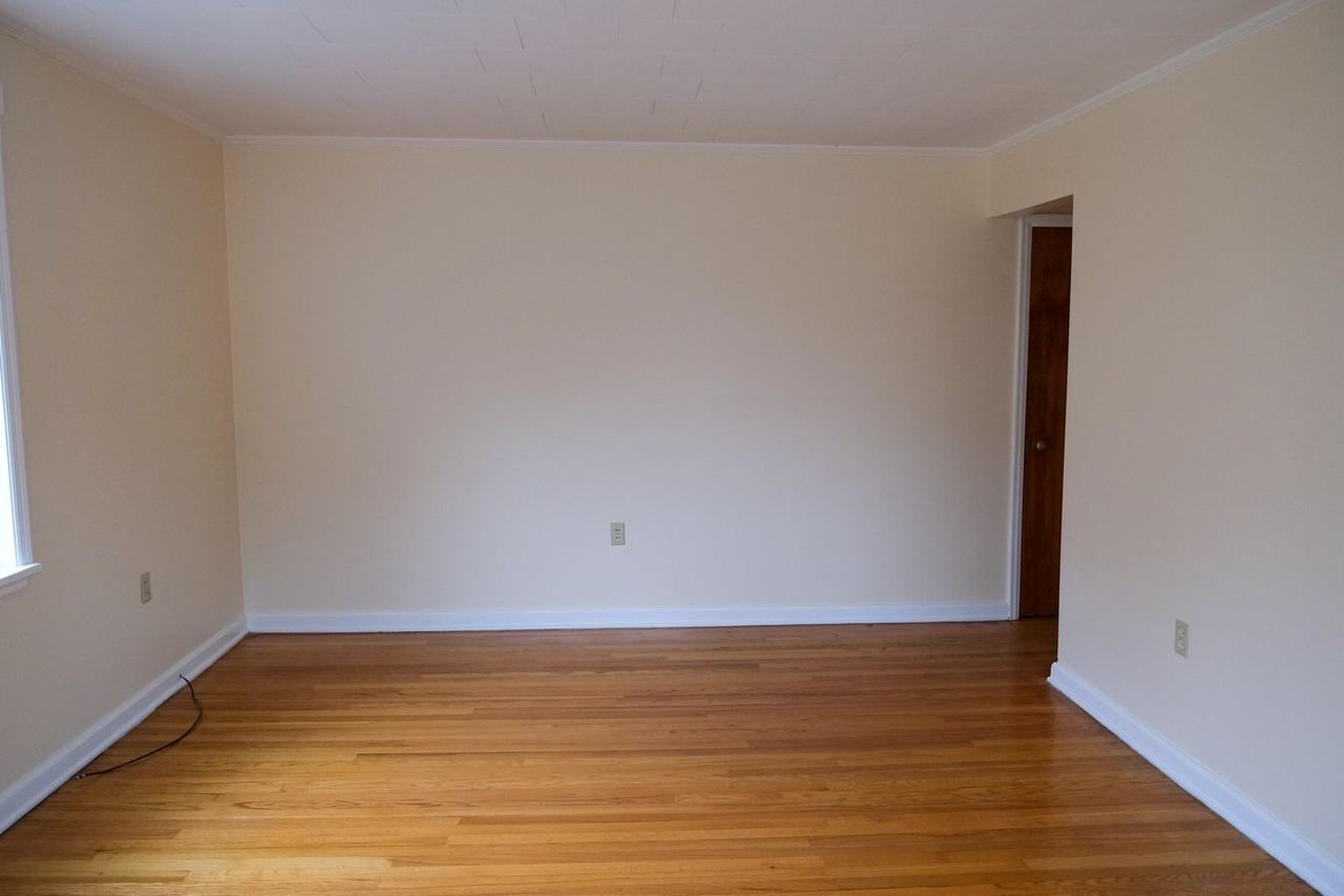 665 Columbia Turnpike - Photo 3 of 20