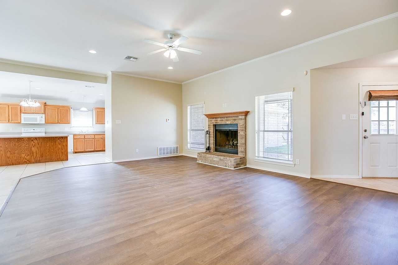6005 Brazos St - Photo 4 of 23