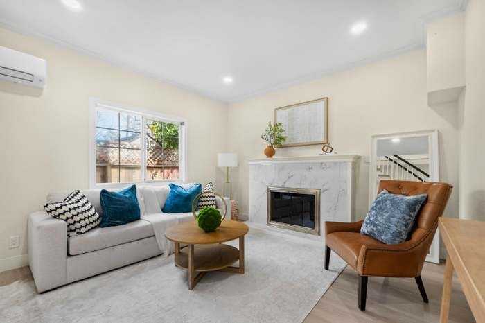 937 Farley Street - Photo 3 of 17