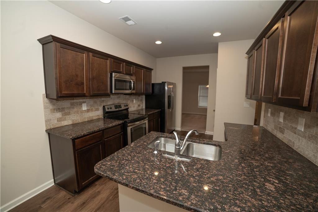 376 Pernell Dr - Photo 5 of 24