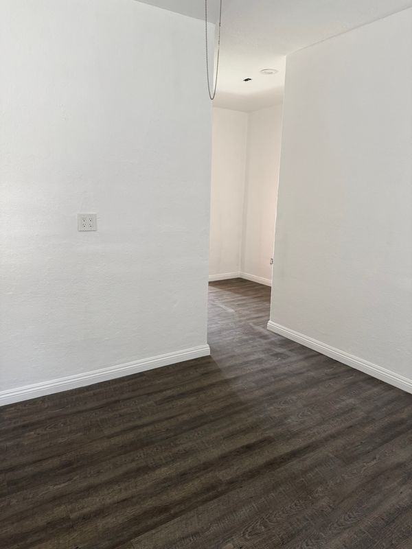 910 S Marengo Ave - Photo 3 of 6