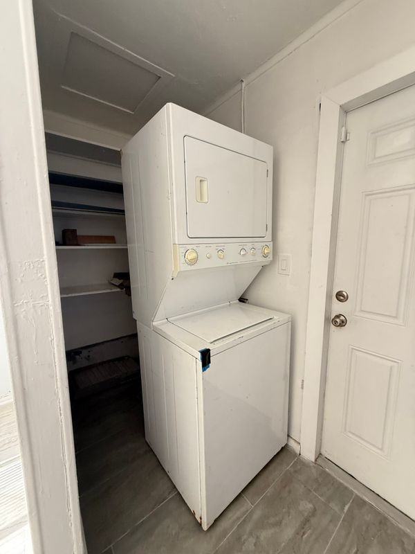 716 W 5th St - Photo 2 of 7