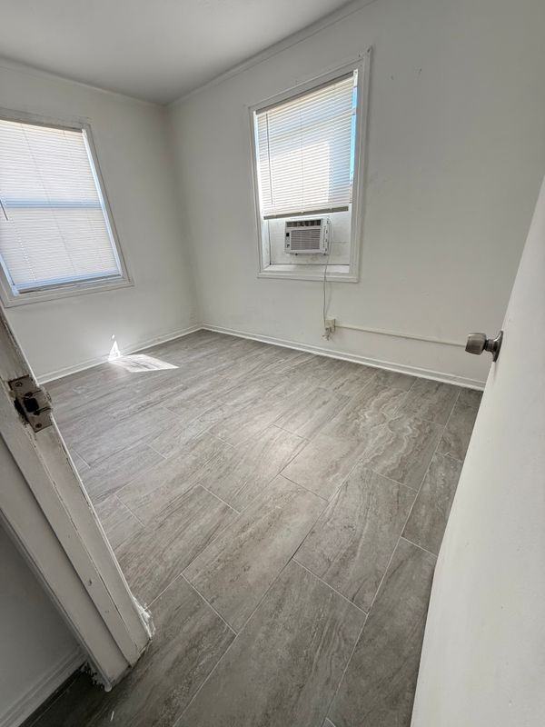 716 W 5th St - Photo 7 of 7