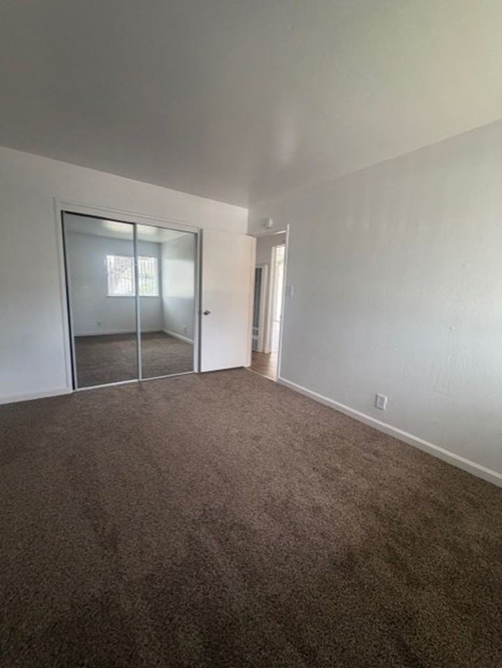 Montgomery Apartments - Photo 4 of 9