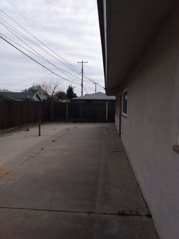 2044 Mayfair Dr W - Photo 4 of 47