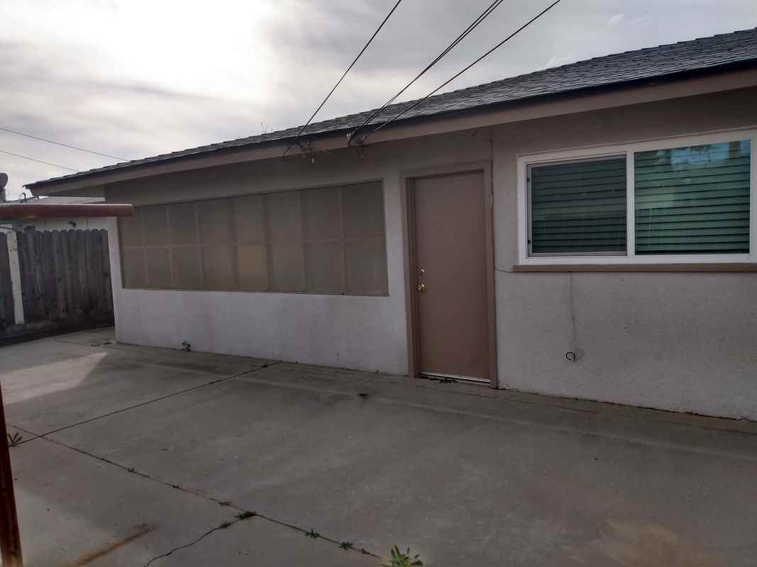 2044 Mayfair Dr W - Photo 5 of 47