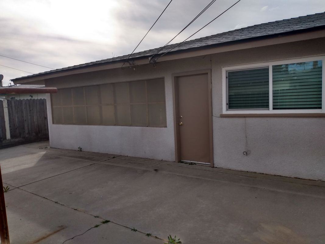 2044 Mayfair Dr W - Photo 6 of 47